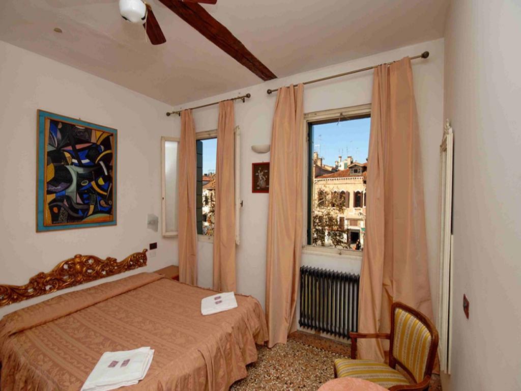 Hotel Antico Capon البندقية الغرفة الصورة